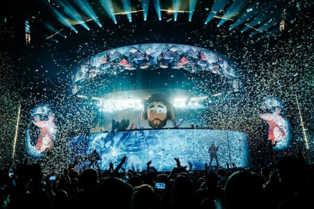 AJR, the American alt-pop trio of brothers Adam, Jack, and Ryan Met, launched their inaugural arena tour 'The Maybe Man' in April. A tribute to their late father, the tour blends animated storytelling, powerful lighting, immersive video, and dynamic staging to deliver an emotional and visually stunning experience. Gateway worked closely with Production Designer Mitchell Schellenger and Lighting Designer Ezra Donellan, integrating advanced lighting and video technology to bring AJR's vision to life. Read more about the behind-the-scenes production of 'The Maybe Man’ at gsps.com/news 📸: Austin Roa #video #videogear #roevisual #ross #barco #disguiseone #panasonic #lighting #lightinggear #robelighting #therobeway #chauvet #malighting #AJR #TMMTour #TheMaybeMan #liveevents #liveeventproduction #productionexcellence